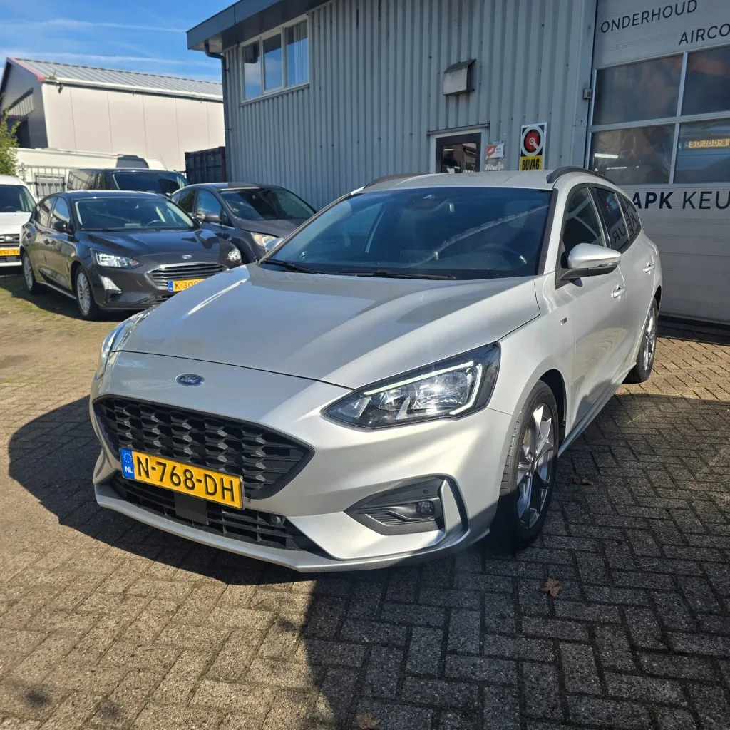Ford Focus (2021) — foto 1