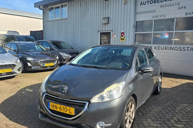 Peugeot 208 (2014)