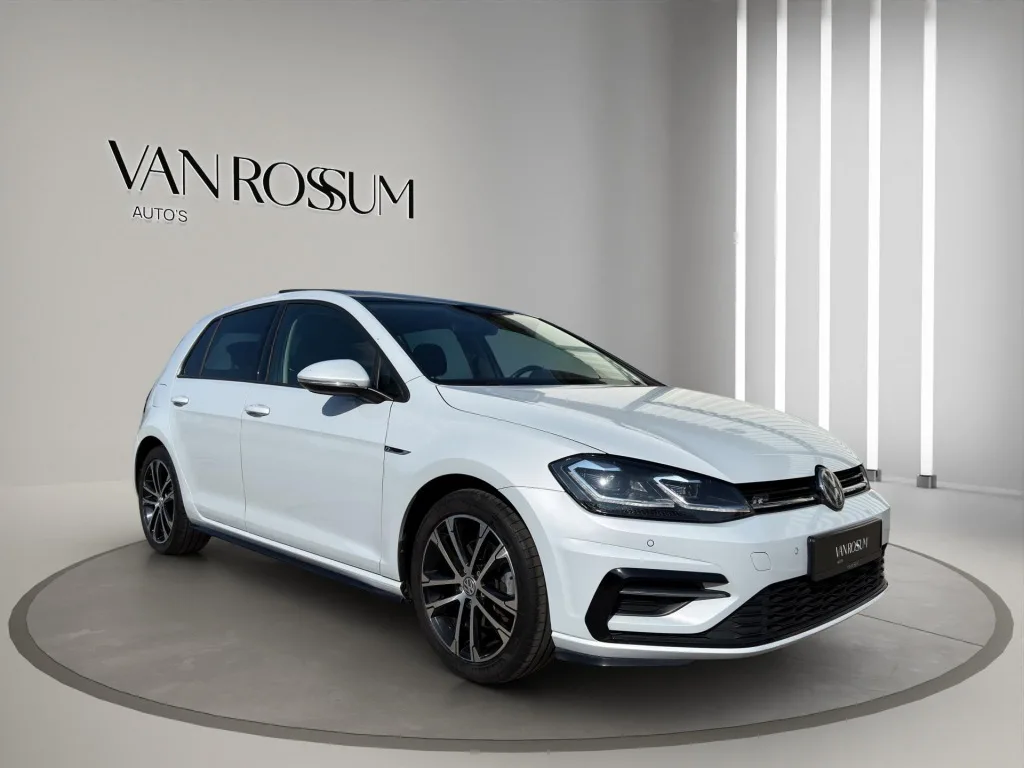 Volkswagen Golf (2018) — foto 1