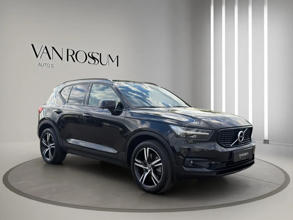 Volvo XC40 (2020) — foto 1
