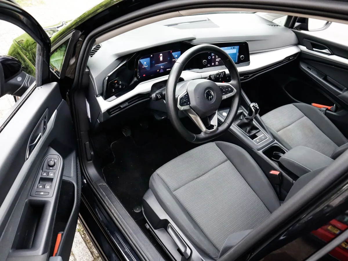 Volkswagen Golf (2021) — foto 1