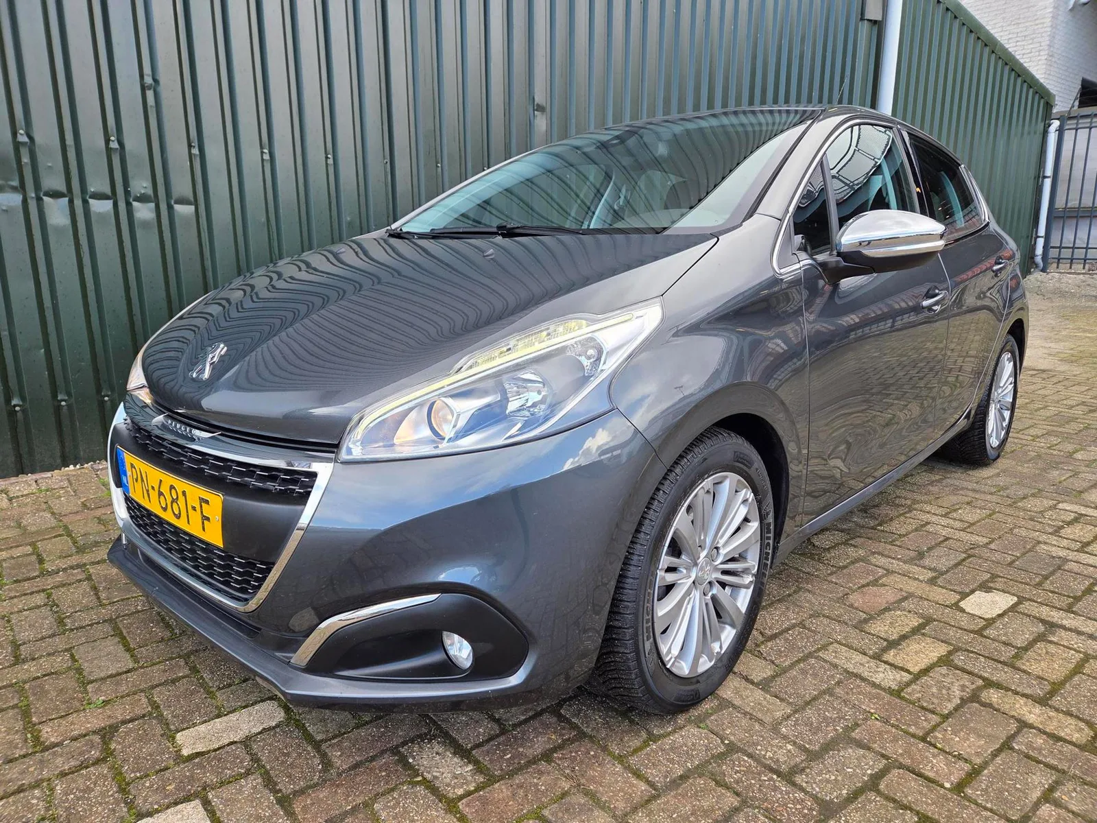 Peugeot 208 (2017) — foto 1