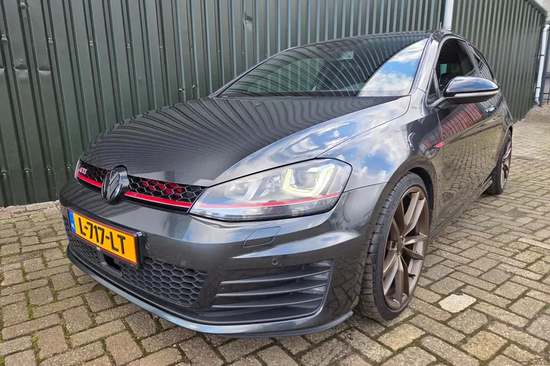 Volkswagen Golf (2013)