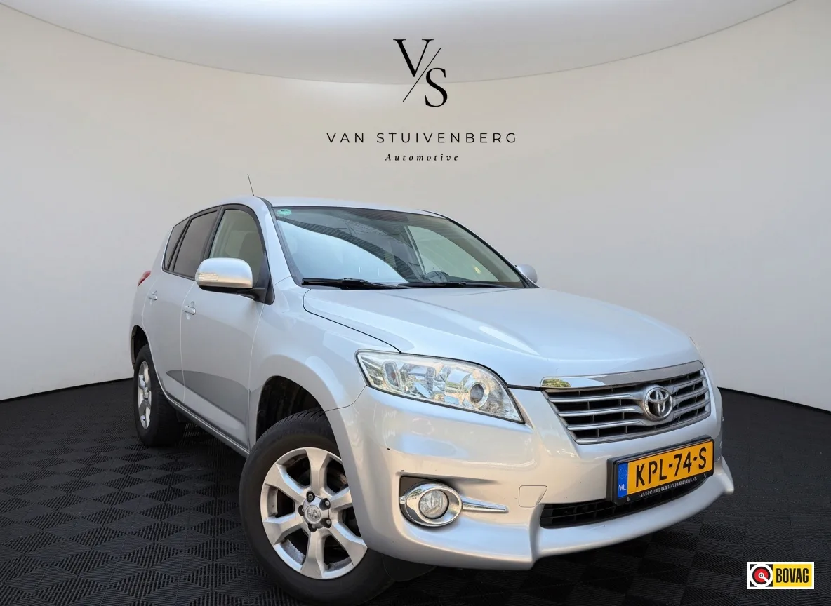 Toyota RAV4 (2011) — foto 1