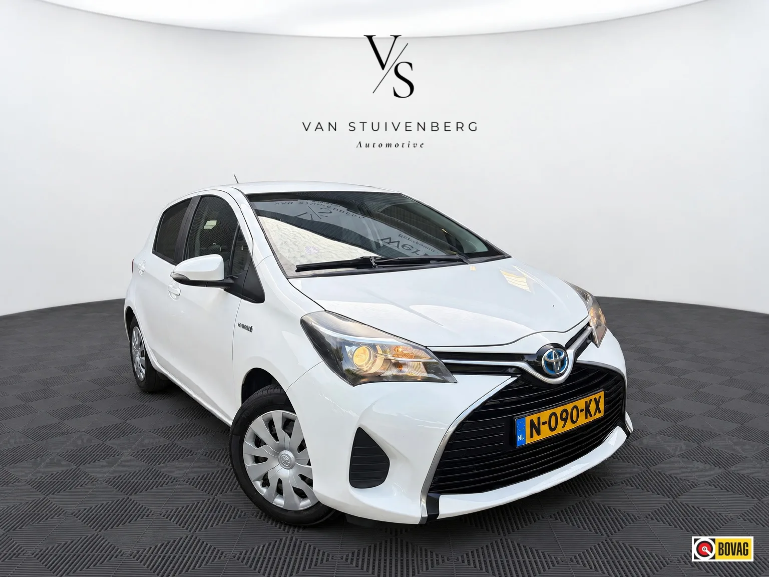 Toyota Yaris (2016) — foto 1