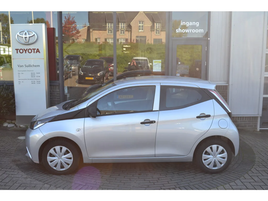 Toyota Aygo (2017) — foto 1