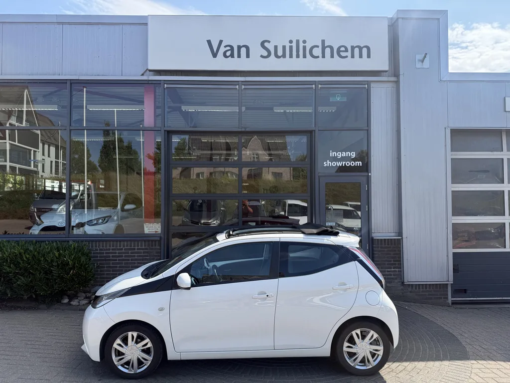 Toyota Aygo (2014) — foto 1