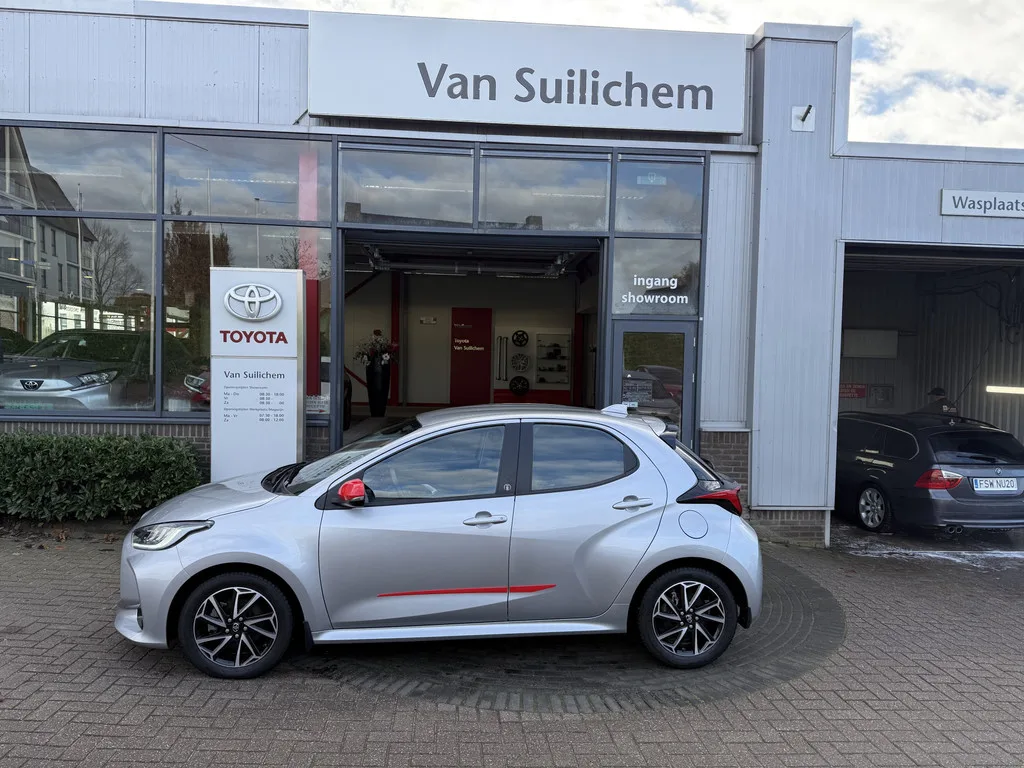 Toyota Yaris (2022) — foto 1