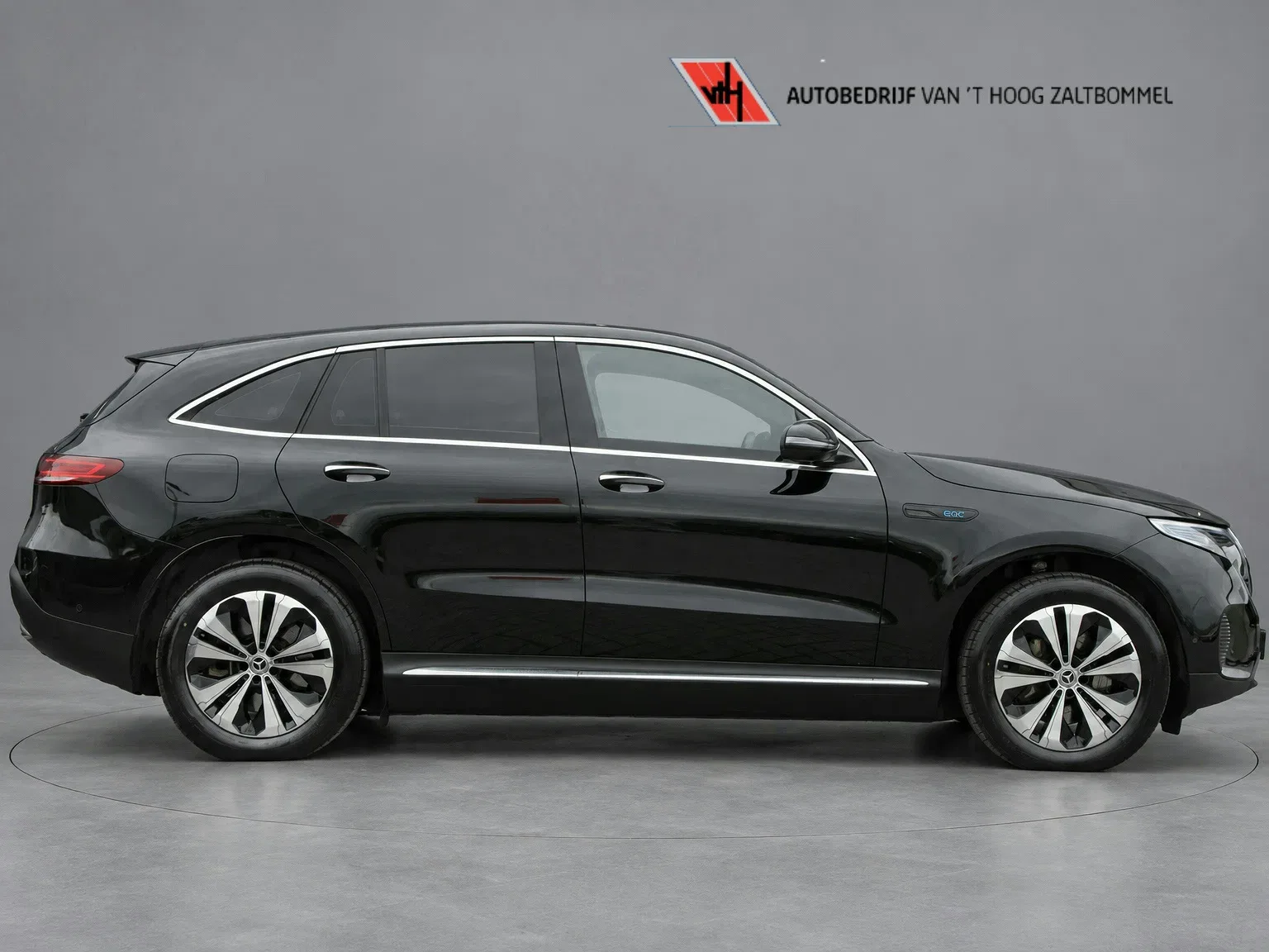 Mercedes-Benz EQC (2023) — foto 1