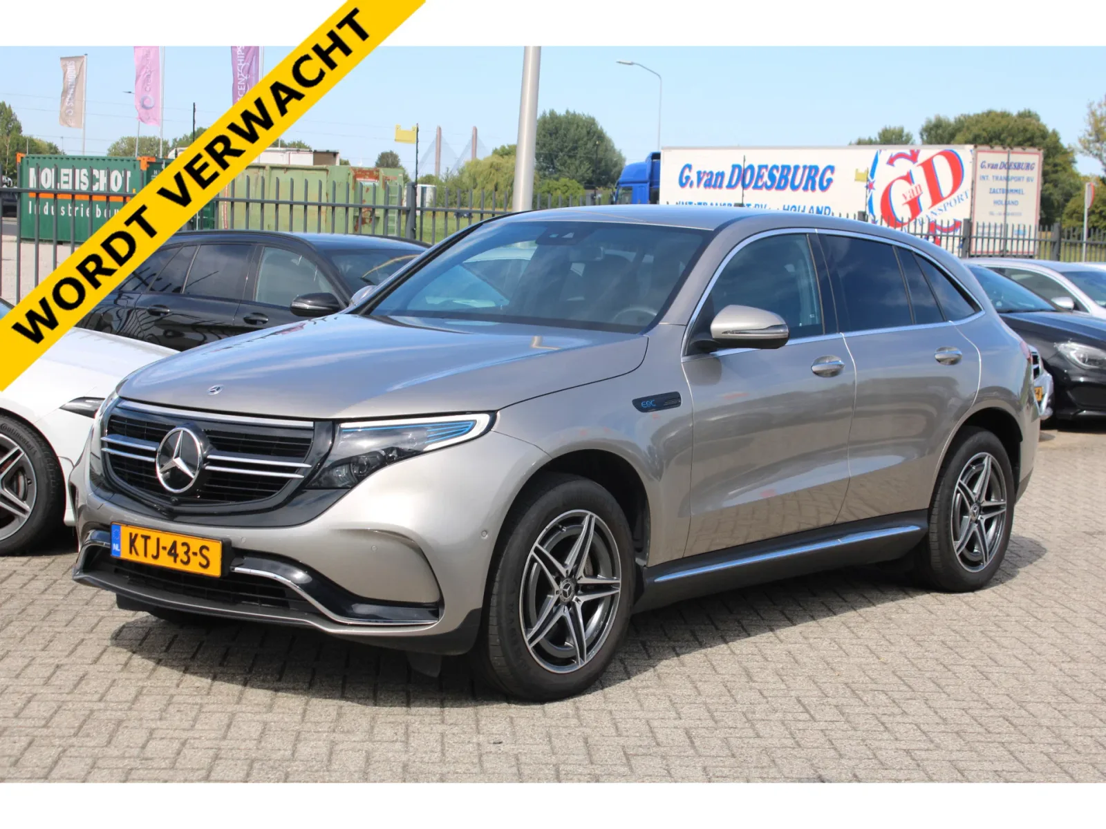 Mercedes-Benz EQC (2022) — foto 1
