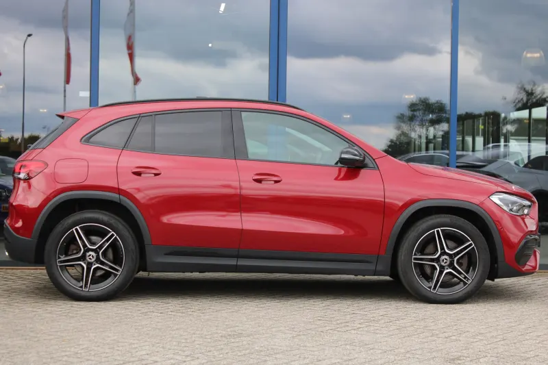 Mercedes-Benz GLA (2021)