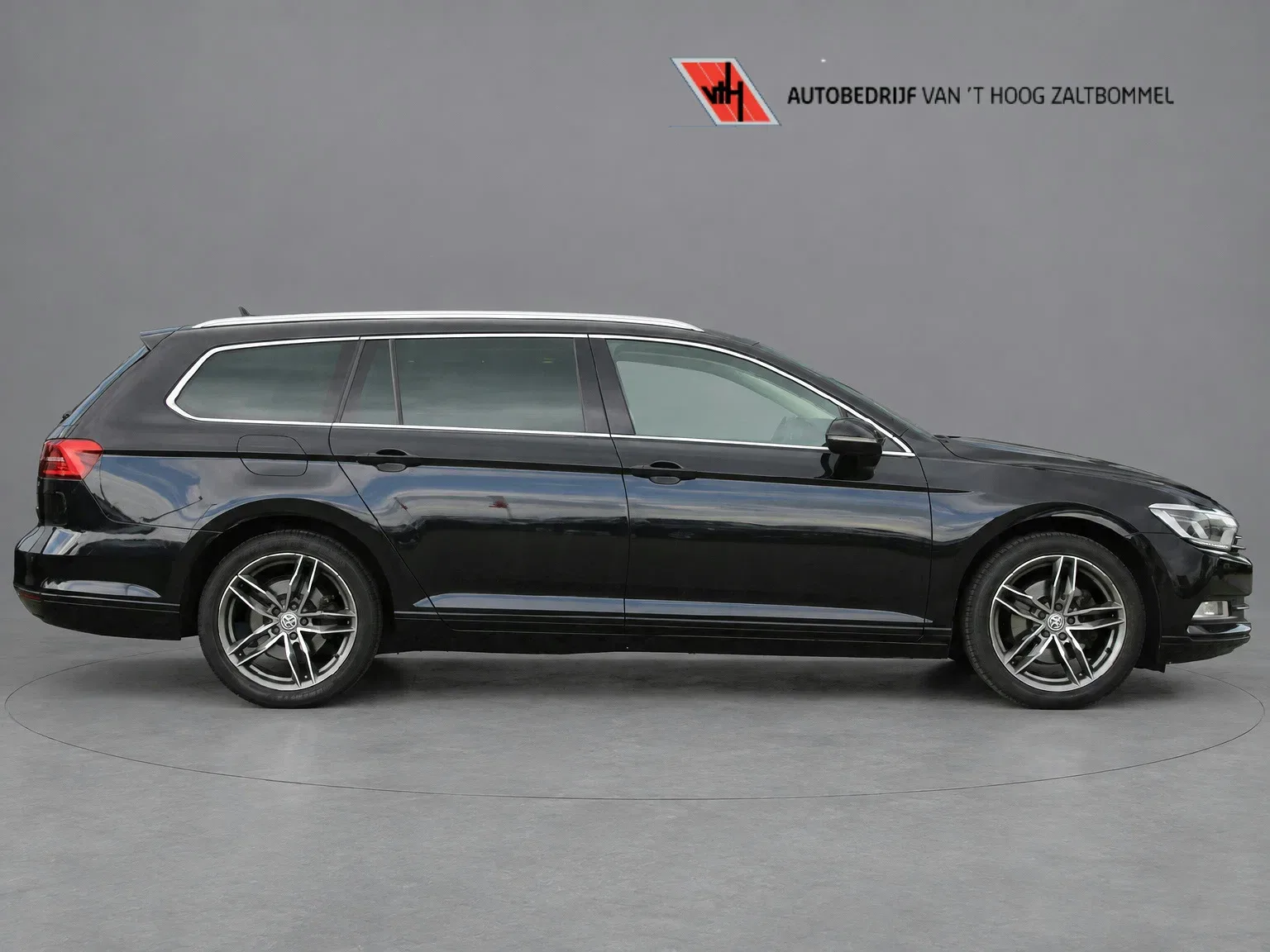 Volkswagen Passat (2016) — foto 1