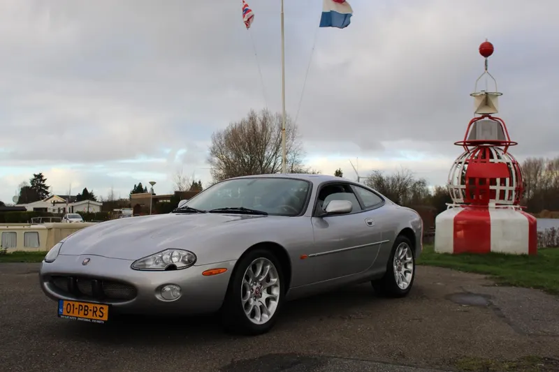 Jaguar XKR (2001)