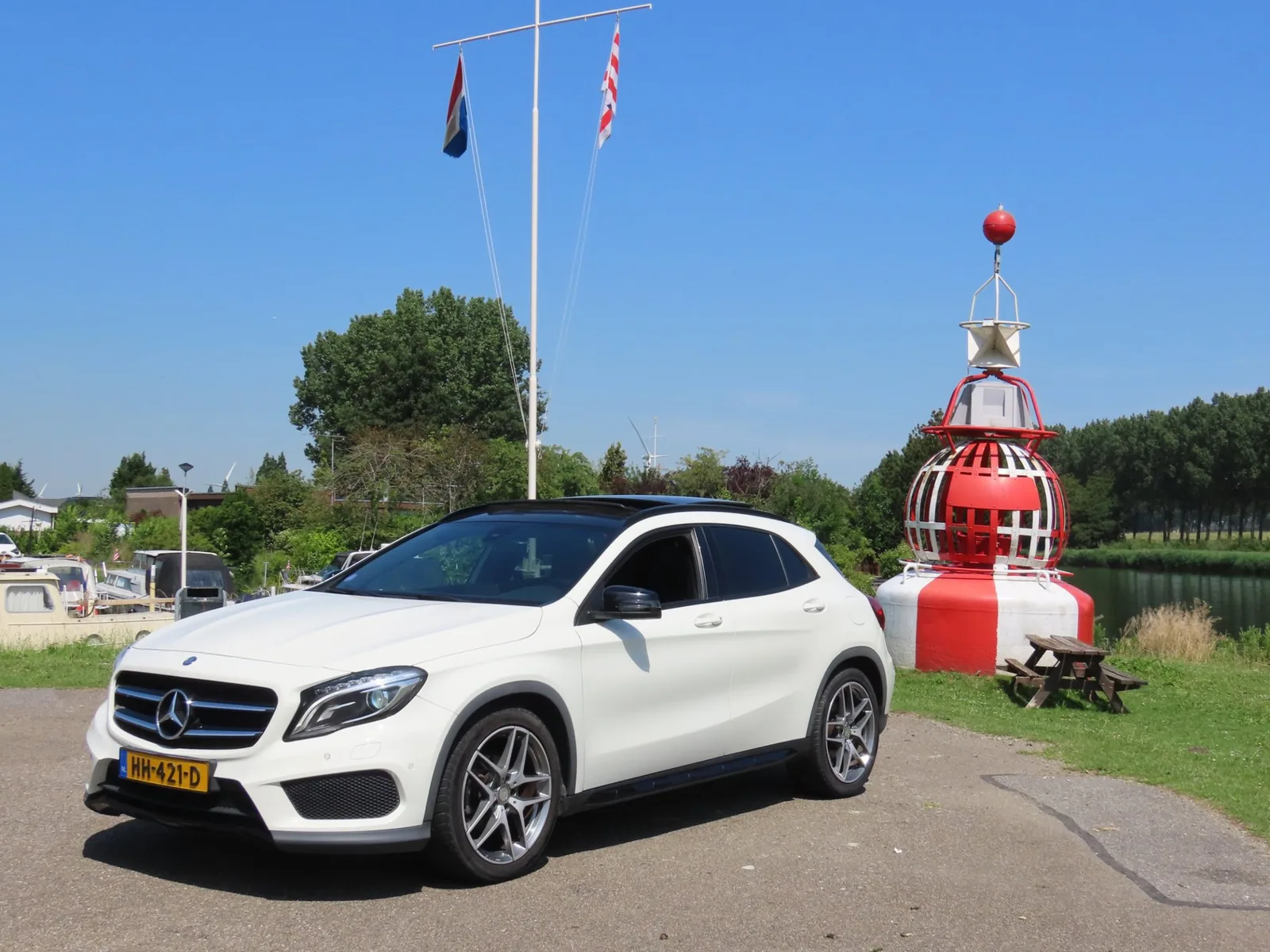 Mercedes-Benz GLA (2015) — foto 1