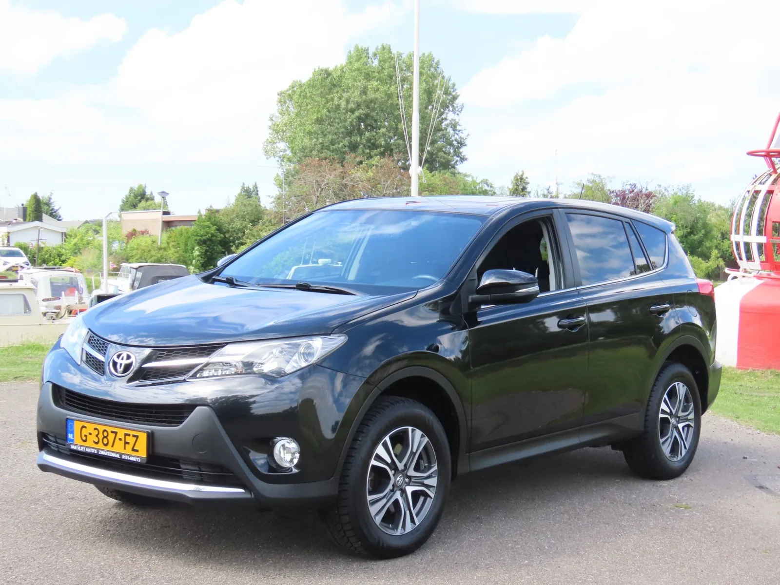 Toyota RAV4 (2014) — foto 1