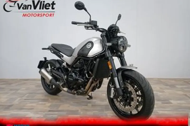 Benelli Leoncino 500 (2020)