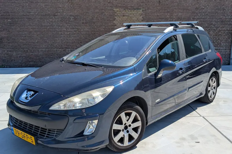 Peugeot 308 (2011)