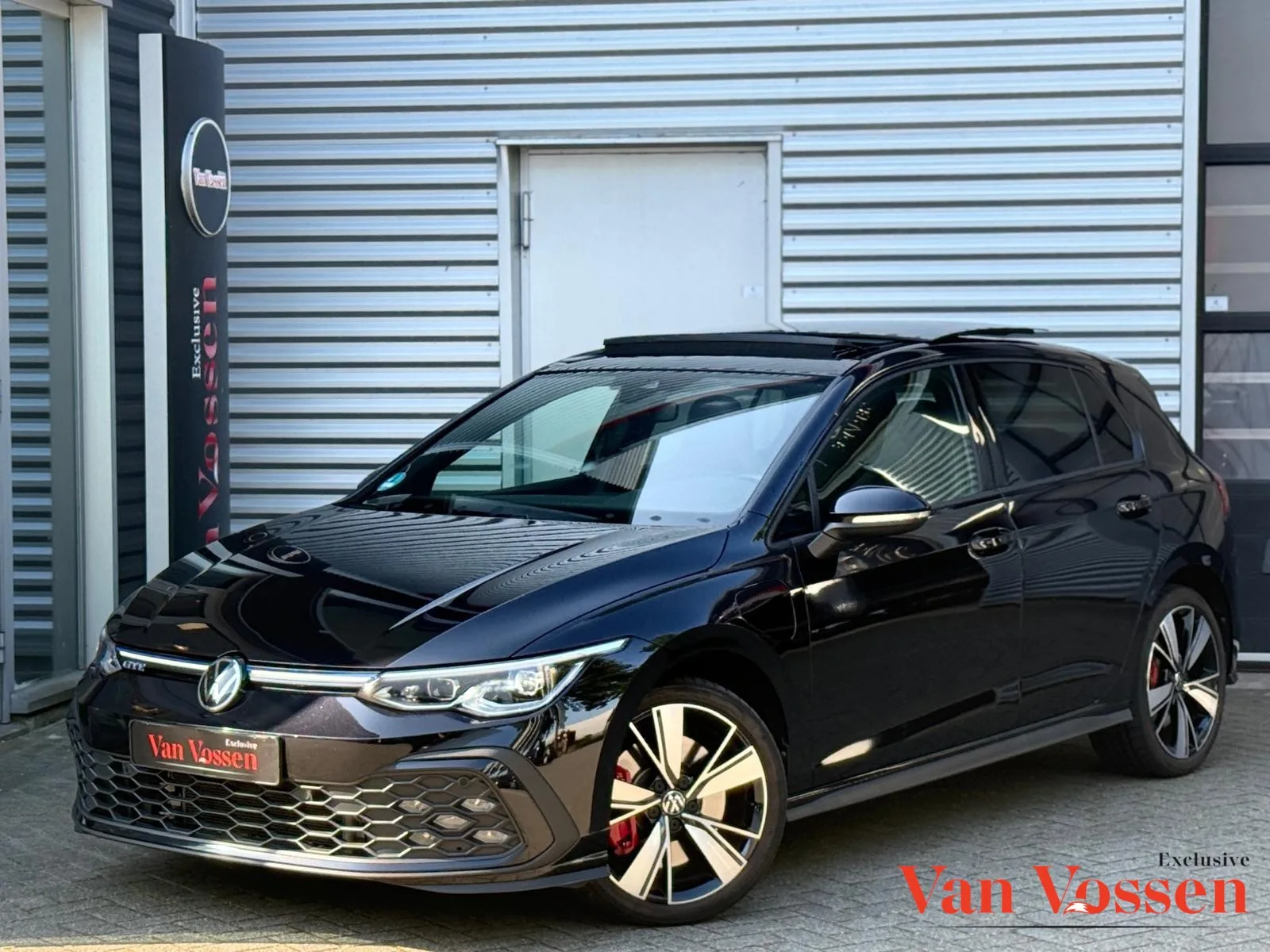 Volkswagen Golf (2022) — foto 1