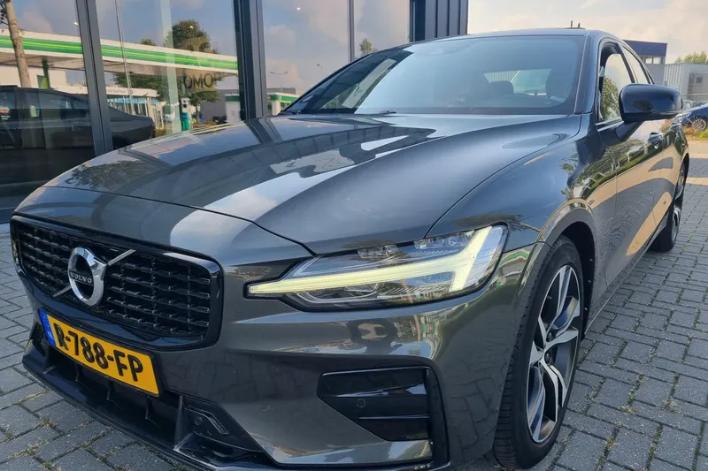 Volvo S60 (2022)