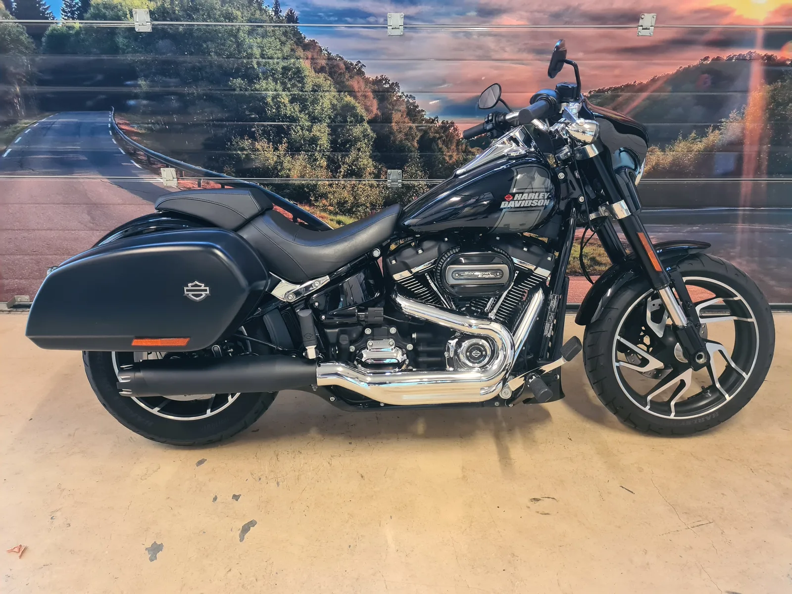 Harley-Davidson Sport Glide (2023) — foto 1