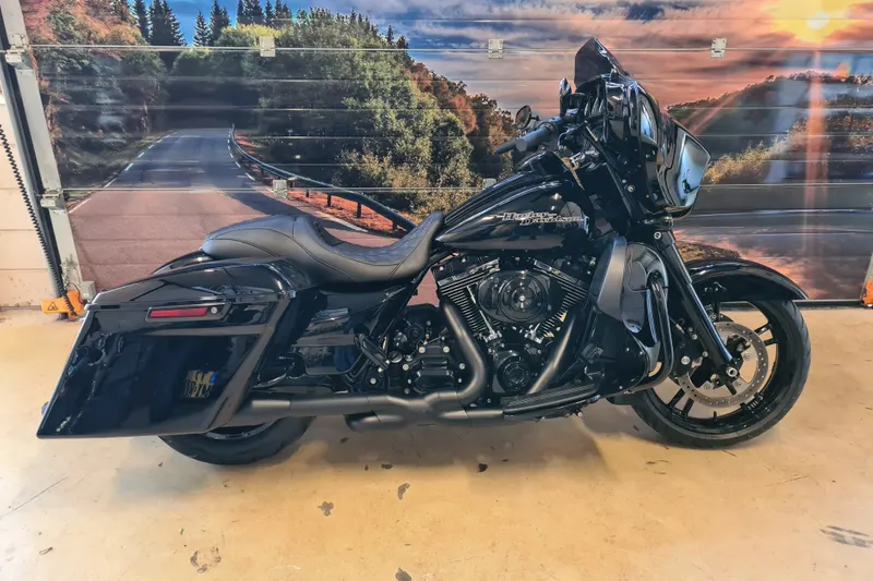 Harley-Davidson Street Glide (2014)