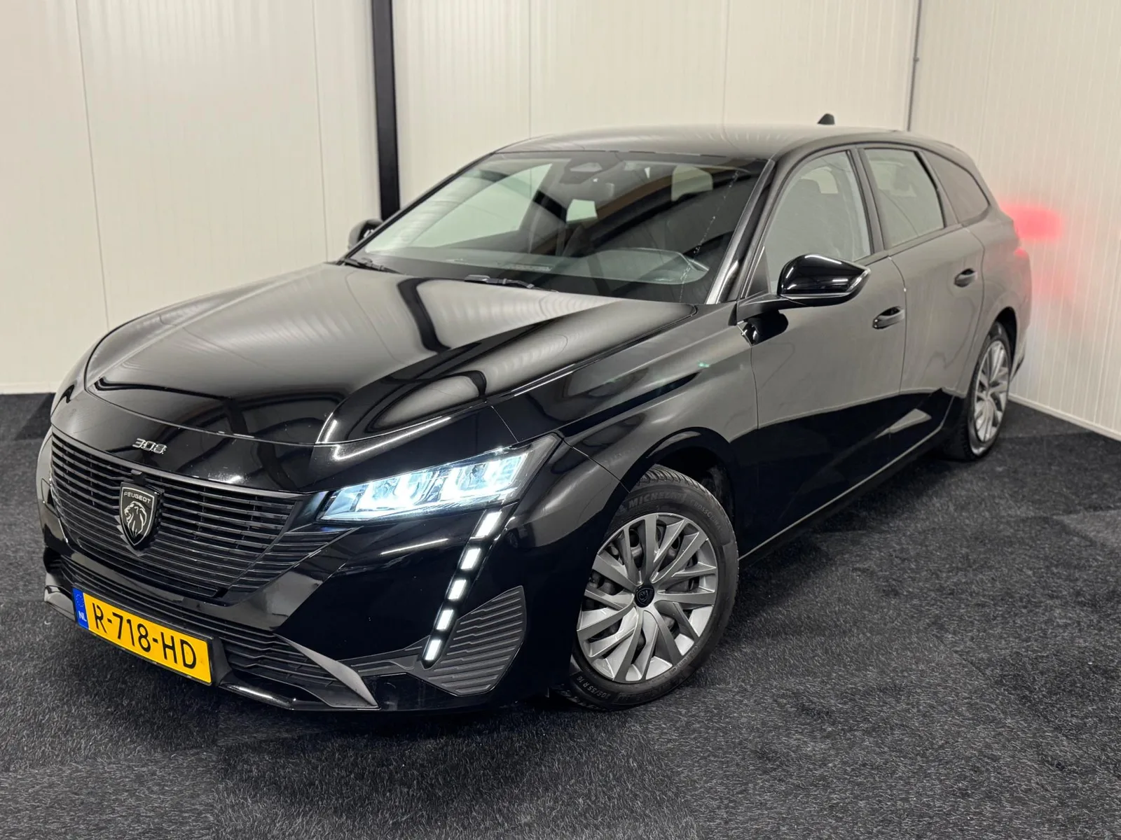 Peugeot 308 (2022) — foto 1