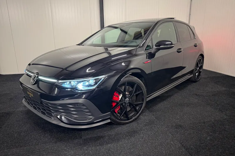 Volkswagen Golf (2023)