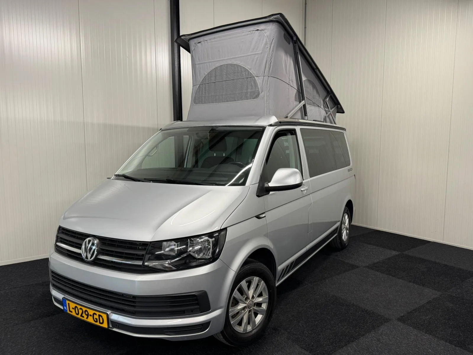 Volkswagen T6 Camper (2016) — foto 1