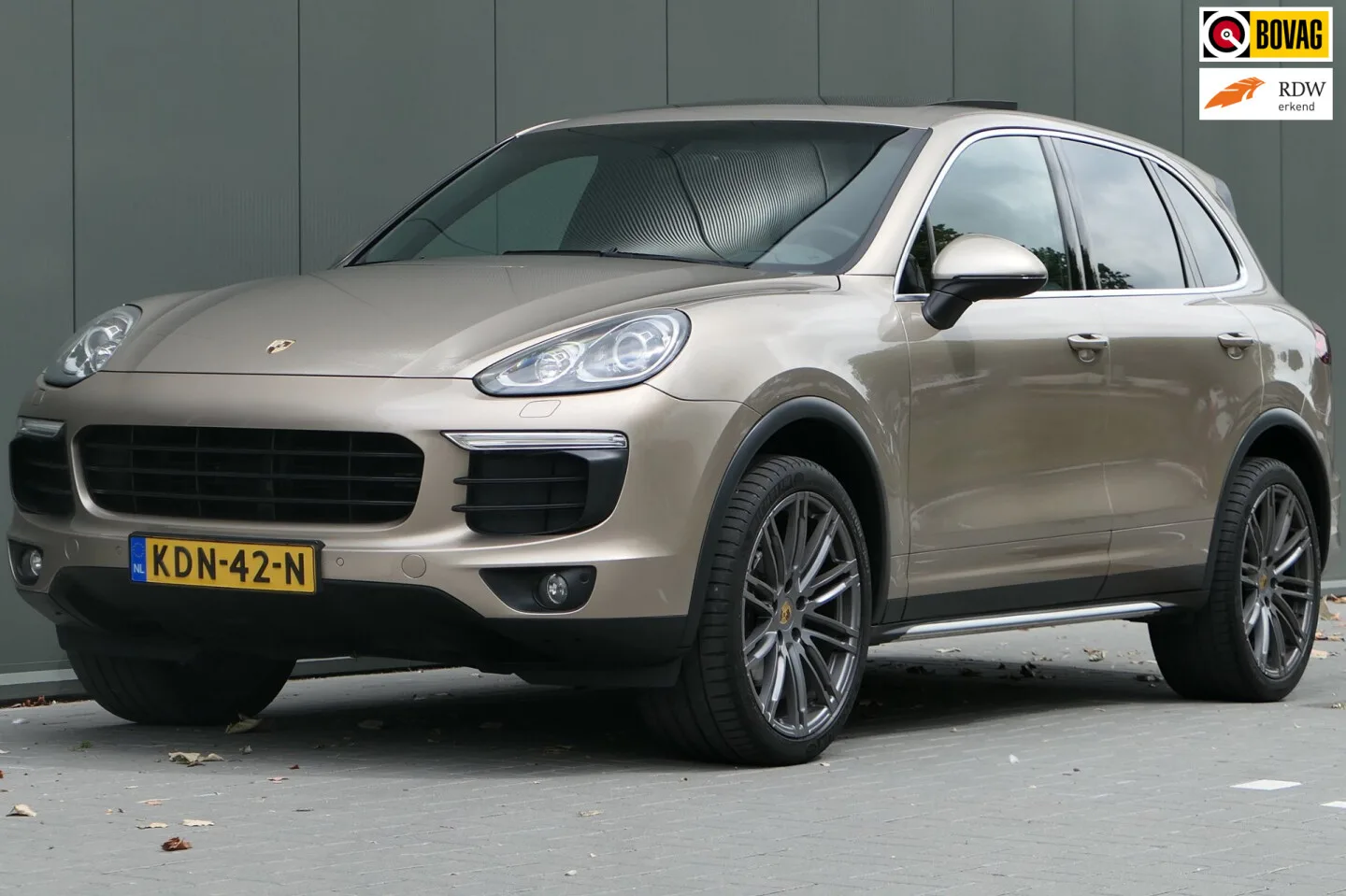 Porsche Cayenne (2015) — foto 1