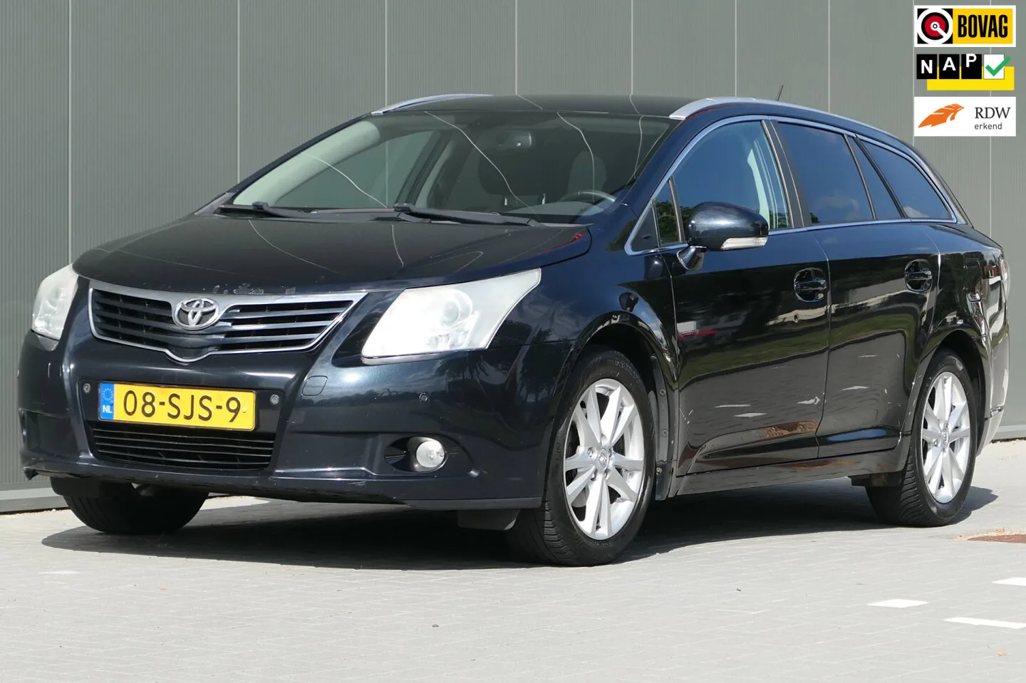 Toyota Avensis (2011) — foto 1