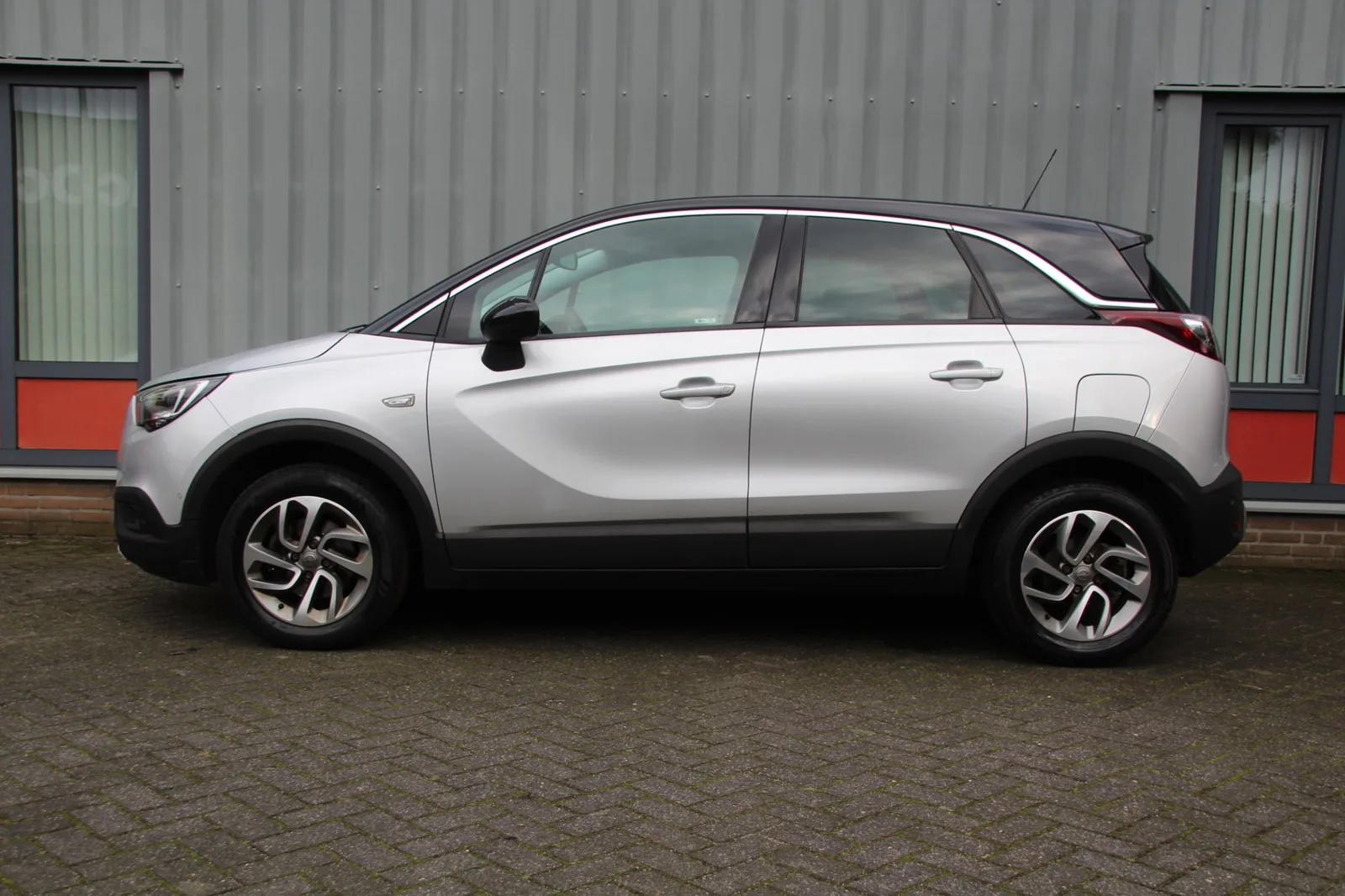 Opel Crossland (2017) — foto 1
