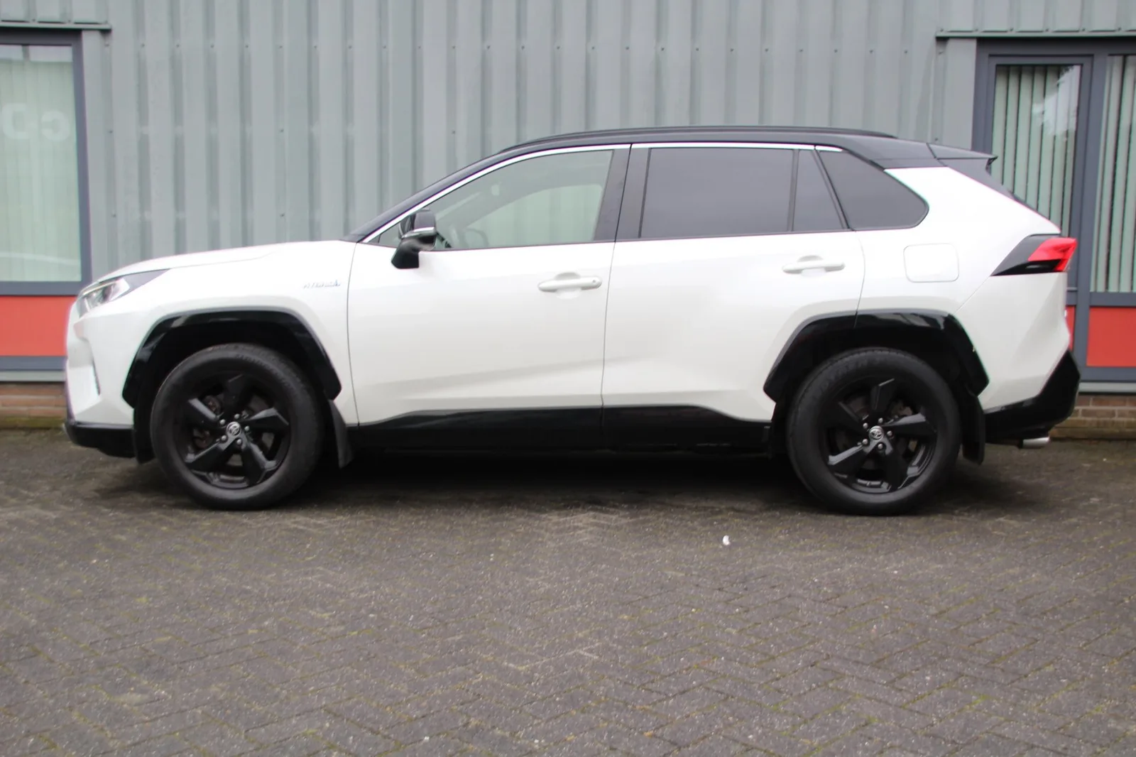 Toyota RAV4 (2020) — foto 1