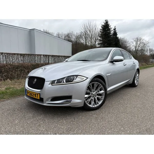 Jaguar XF (2012) — foto 1