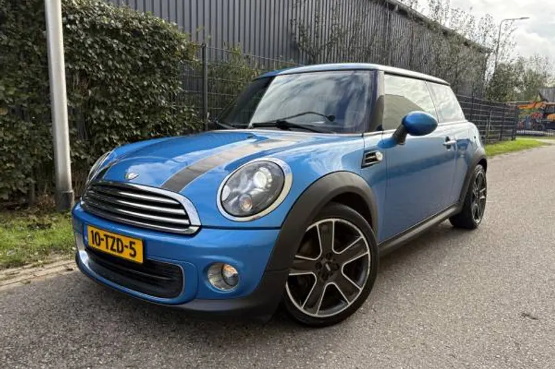 MINI One (2012)