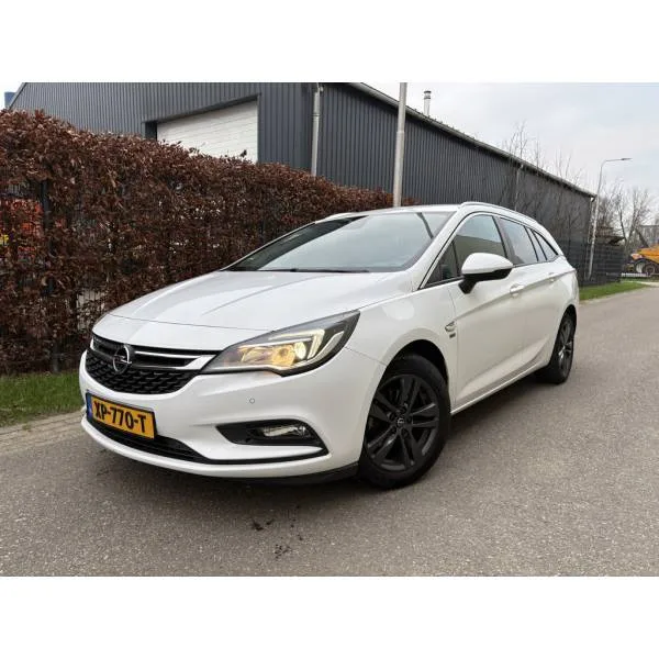 Opel Astra (2019) — foto 1