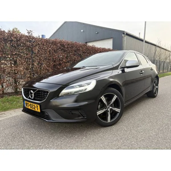 Volvo V40 (2018) — foto 1
