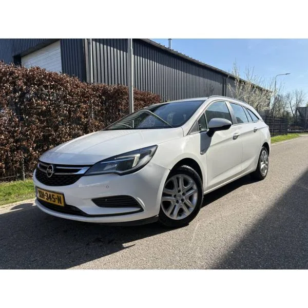 Opel Astra (2019) — foto 1