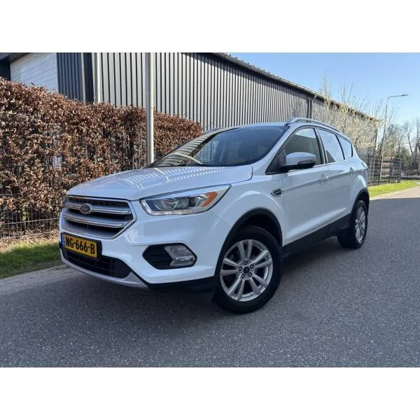 Ford Kuga (2017) — foto 1