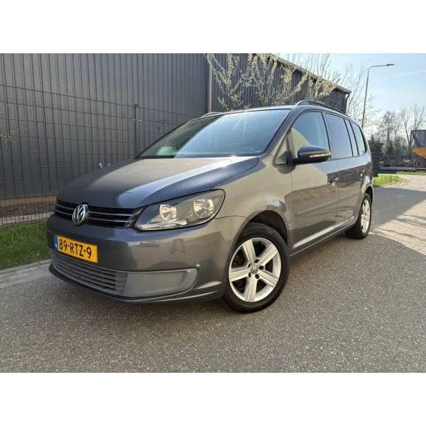 Volkswagen Touran (2011) — foto 1