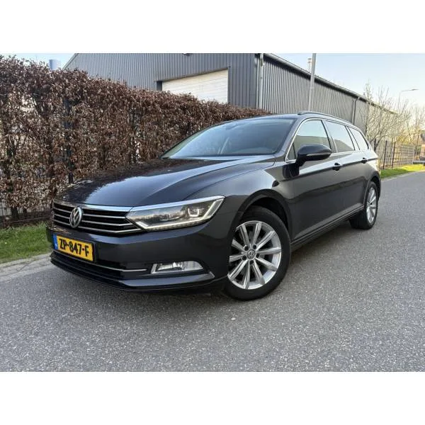 Volkswagen Passat (2018) — foto 1