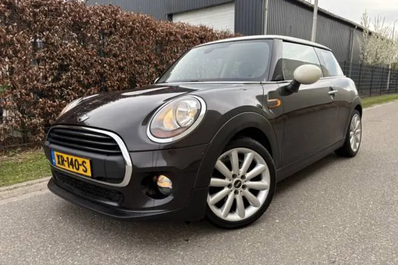 MINI One (2015)