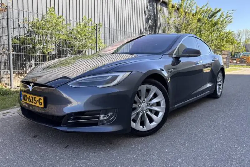 Tesla Model (2017)