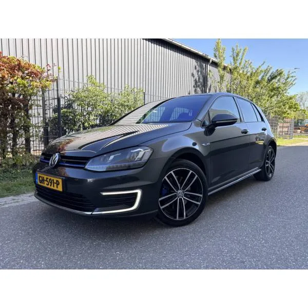 Volkswagen Golf (2015) — foto 1