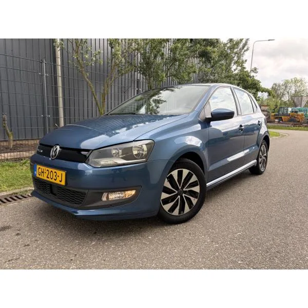 Volkswagen Polo (2015) — foto 1