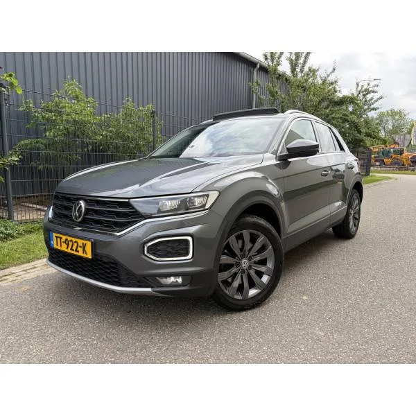 Volkswagen T-Roc (2018) — foto 1