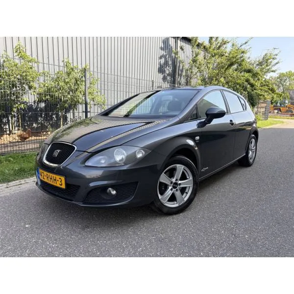 SEAT Leon (2011) — foto 1