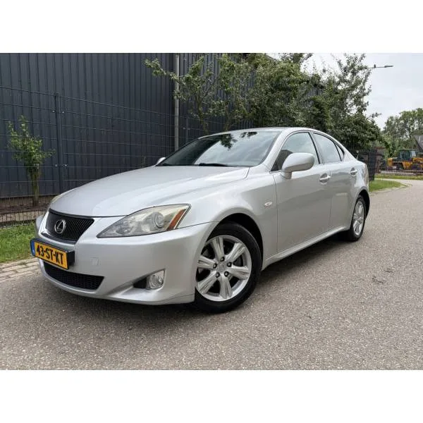 Lexus IS (2006) — foto 1