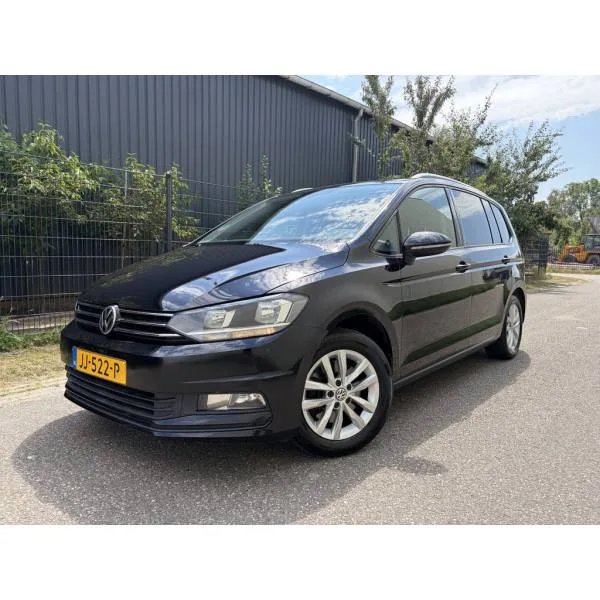 Volkswagen Touran (2016) — foto 1