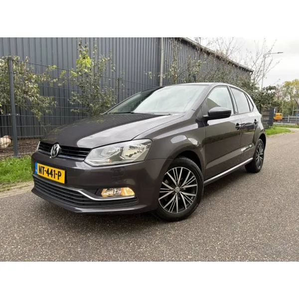 Volkswagen Polo (2016) — foto 1