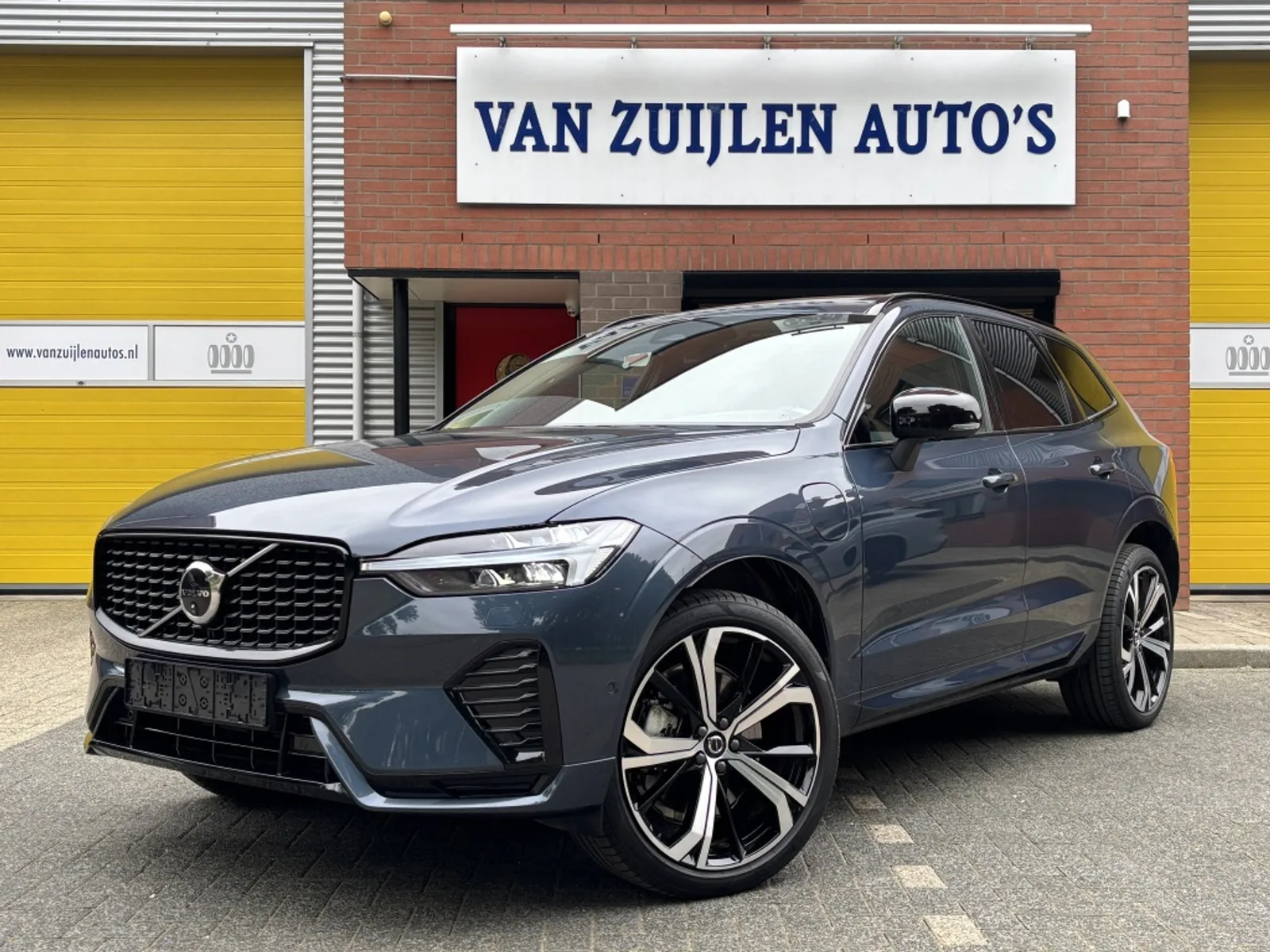 Volvo XC60 (2024) — foto 1